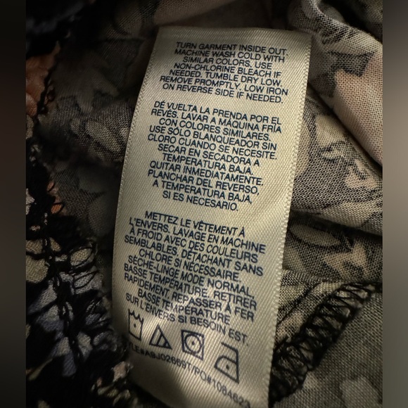 Angels XL Stretchy Floral Shorts - Picture 7 of 7